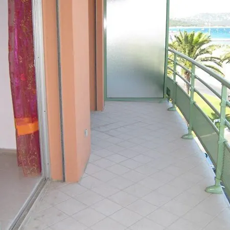 T2 40m², Centre-ville, Balcon, Clim, Ascenseur, à - Fr-1-100-224 Cavalaire-sur-Mer