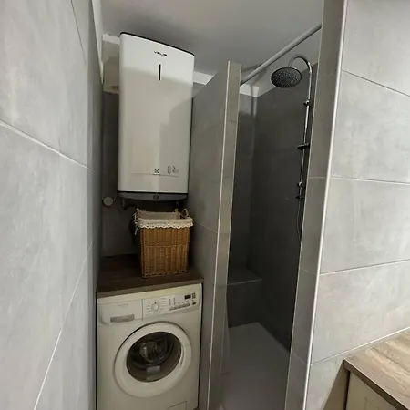 T2 40m², Centre-ville, Balcon, Clim, Ascenseur, A - Fr-1-100-224 Cavalaire-sur-Mer